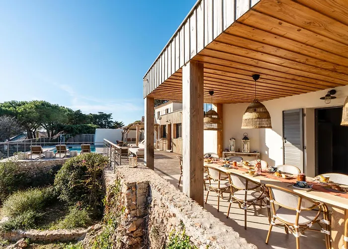 Marie Vue Et Piscine Privee A Сет