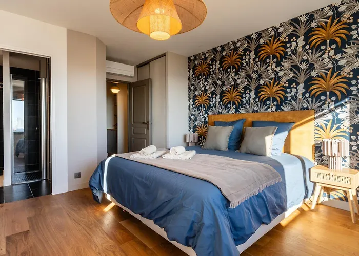 Marie Vue Et Piscine Privee A Дом отдыха Сет